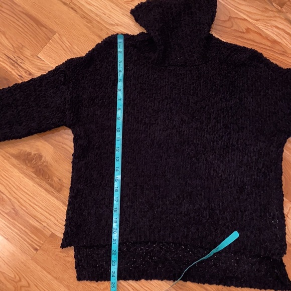 NWOT Bobeau Popcorn Yarn Turtle Neck Sweater Black - Picture 9 of 9